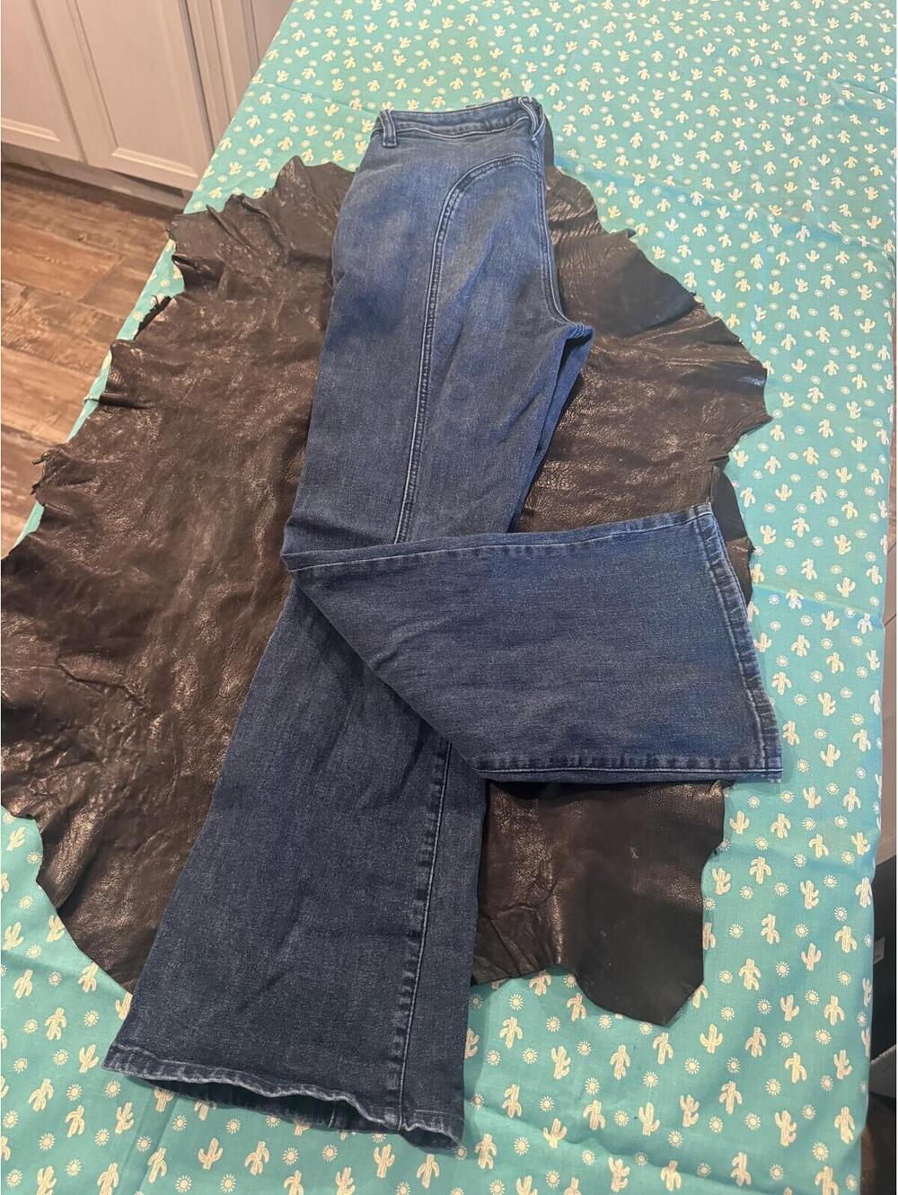 Shyanne Women's Jeans Size 29W x 30L Western / Country Style Blue Flare Denim